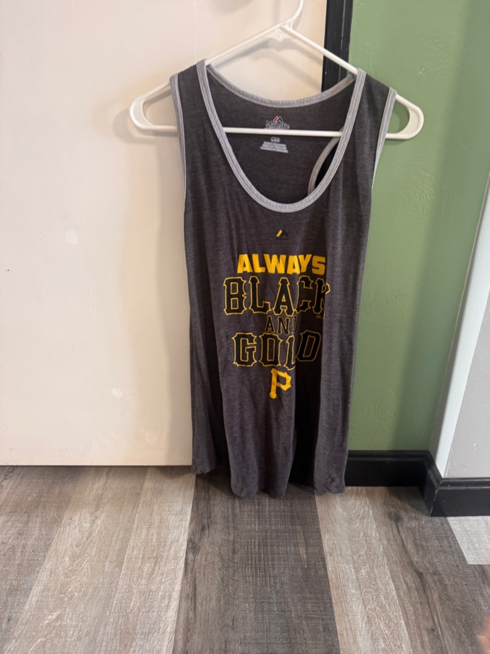 Pittsburgh Pirates Women's Graphic Tank Top size large